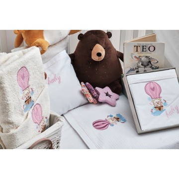 Κουβέρτα Πικέ  με κέντημα...